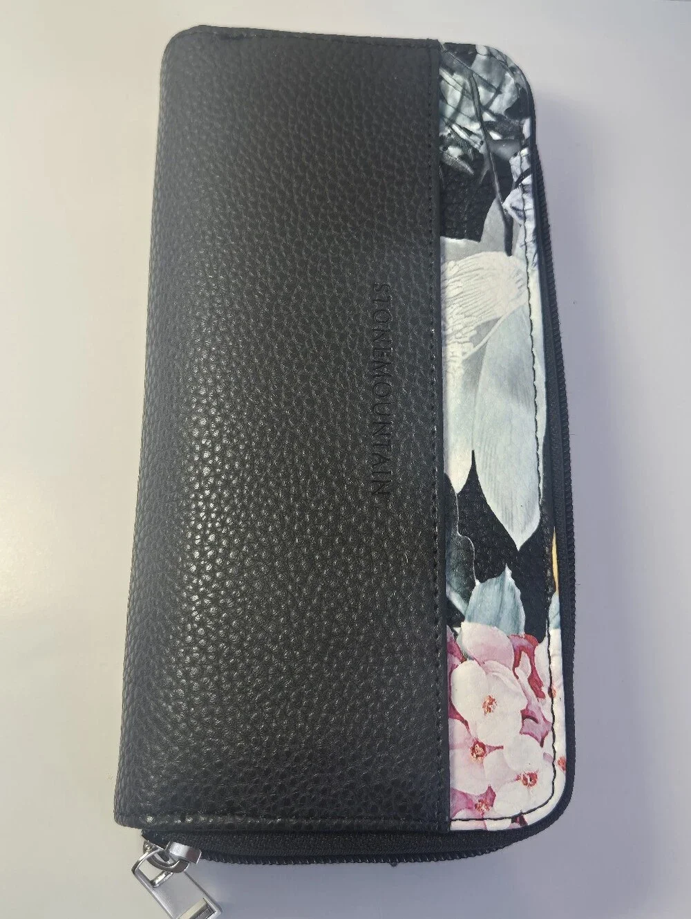 Stone Mountain Rose Bloom Zip Around Wallet Black Floral  Pebble Leather!